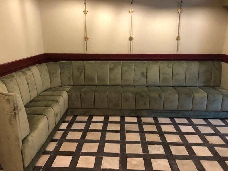 Banquette verde ad angolo
