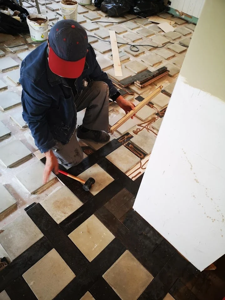 Lavorazione e posa di elementi in legno