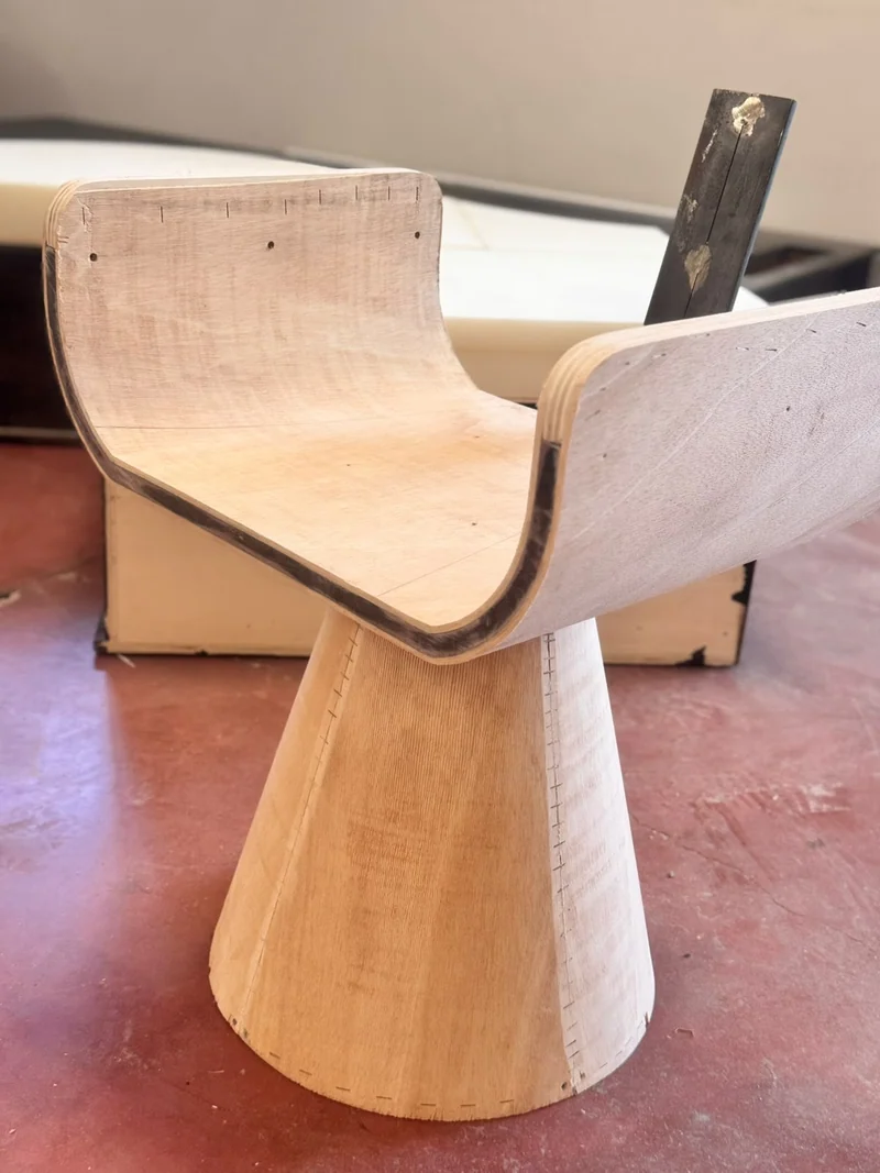 Scocca in legno prima dell’imbottitura